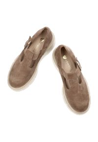 Brązowe Półbuty Armodo Zamszowe Buty Damskie Na Platformie. Kolor: brązowy. Materiał: zamsz. Obcas: na platformie. Styl: klasyczny, elegancki