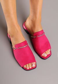 Renee - Fuksjowe Klapki Vices z Cyrkoniami Tilindrea. Kolor: różowy. Wzór: aplikacja. Styl: elegancki #6