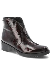 Czerwone Botki Rieker Eleganckie Lakierowane Obuwie Damskie. Okazja: na co dzień. Kolor: czerwony. Materiał: lakier. Sezon: zima, jesień. Obcas: na obcasie. Styl: elegancki. Wysokość obcasa: niski #1