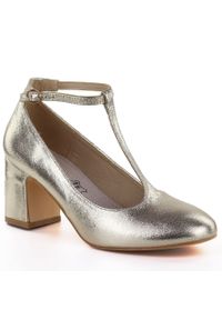 eVento - Czółenka na słupku błyszczące z paskiem złote Mascara 834283. Zapięcie: pasek. Kolor: złoty. Materiał: skóra ekologiczna. Obcas: na słupku #1