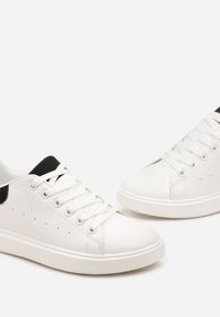 Born2be - Biało-Czarne Sneakersy Zylvana. Kolor: biały. Materiał: materiał. Szerokość cholewki: normalna. Wzór: aplikacja #2