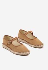 Born2be - Brązowe Espadryle z Imitacji Zamszu z Zapięciem na Sprzączkę Zeonia. Okazja: na co dzień. Zapięcie: sprzączka. Kolor: brązowy. Materiał: zamsz. Obcas: na płaskiej podeszwie. Styl: casual, elegancki