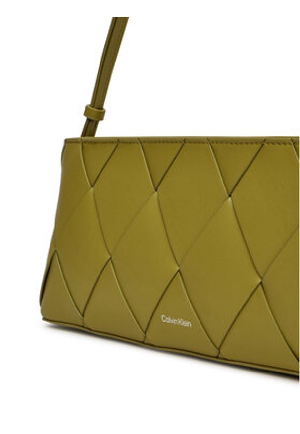 Calvin Klein Torebka Ck Woven Elongated Shoulder Bag K60K612992 Zielony. Kolor: zielony. Materiał: skórzane