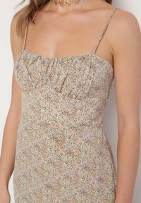 Born2be - Zielona Rozkloszowana Sukienka Ozdobiona Geometrycznym Wzorem Taelissa. Okazja: na co dzień. Kolor: zielony. Wzór: geometria, aplikacja. Sezon: wiosna, lato. Styl: elegancki, casual #6