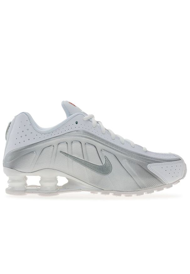 Buty młodzieżowe Nike Shox R4 CW2626-101 - biało-szare. Kolor: szary, biały, wielokolorowy. Materiał: syntetyk, materiał, guma. Szerokość cholewki: normalna. Sezon: lato