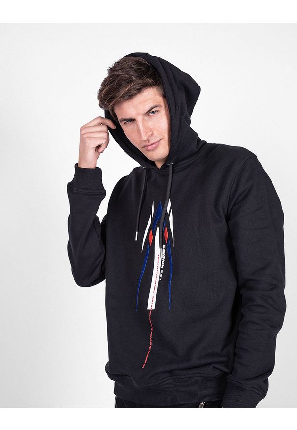 Les Hommes Bluza "Speed" | LJH401-753E | Hoodie Speed | Mężczyzna | Czarny. Okazja: na co dzień. Typ kołnierza: kaptur. Kolor: czarny. Materiał: bawełna. Wzór: nadruk. Styl: casual