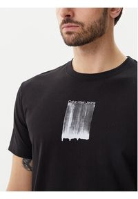 Calvin Klein Jeans T-Shirt Brush Stroke J30J327522 Czarny Regular Fit. Kolor: czarny. Materiał: bawełna #2