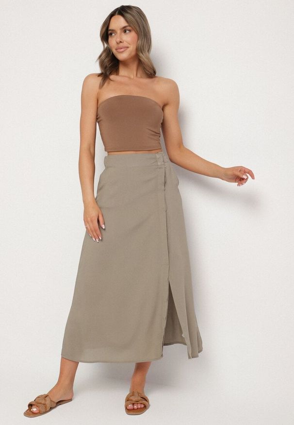 Born2be - Zielona Spódnica z Wiskozy o Rozkloszowanym Kroju Galinelle. Okazja: na co dzień. Kolor: zielony. Materiał: wiskoza. Styl: casual, elegancki