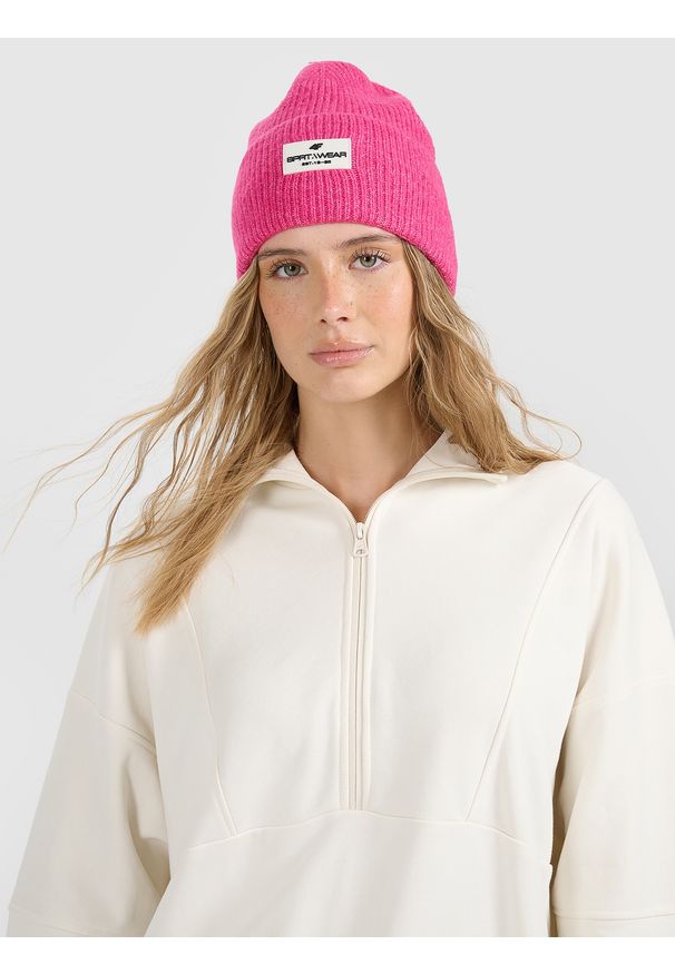 4f - 4F Czapka beanie damska - różowa M. Kolor: różowy. Materiał: materiał, poliester, dzianina. Sezon: zima. Styl: klasyczny, casual, elegancki