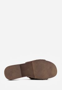 Born2be - Ciemnobrązowe Klapki Ozdobione Nitami Jehlone. Okazja: na co dzień. Kolor: brązowy. Materiał: jeans. Wzór: aplikacja. Styl: casual, elegancki #7