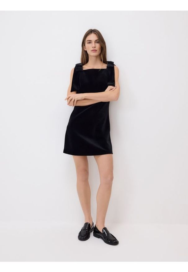 Reserved - Welurowa sukienka mini - czarny. Kolor: czarny. Materiał: welur. Typ sukienki: proste. Długość: mini