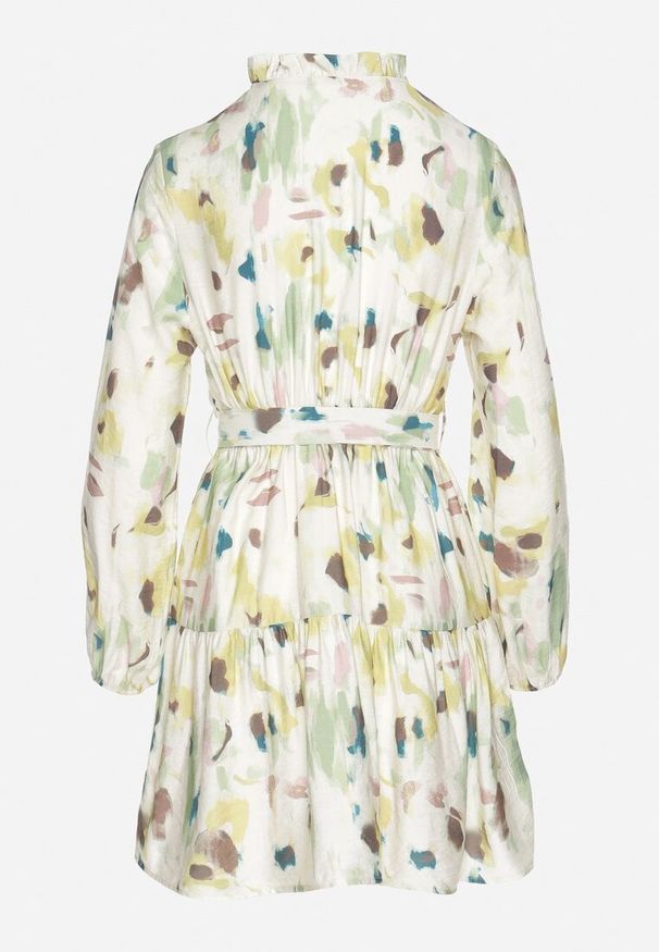 Born2be - Zielona Rozkloszowana Sukienka z Wiskozy z Paskiem w Abstrakcyjny Wzór Stelitte. Okazja: na co dzień. Typ kołnierza: kołnierzyk stójkowy, kołnierz z falbankami. Kolor: zielony. Materiał: wiskoza. Długość rękawa: długi rękaw. Typ sukienki: rozkloszowane. Styl: casual, elegancki