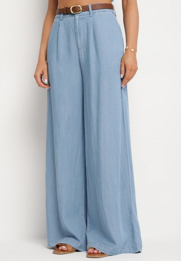 Born2be - Niebieski Komplet Szerokie Spodnie i Bluzka Bez Rękawów z Imitacją Kieszonek Saralira. Kolor: niebieski. Materiał: materiał