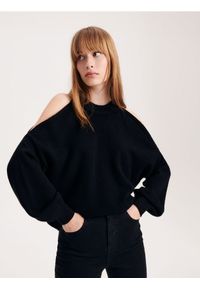 Reserved - Sweter z wycięciami na ramionach - czarny. Kolor: czarny. Materiał: dzianina, wiskoza