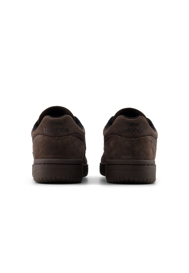 Buty męskie New Balance Numeric UN480CHC – brązowe. Kolor: brązowy. Materiał: materiał, zamsz, syntetyk, dresówka, guma, skóra. Szerokość cholewki: normalna. Wzór: nadruk. Sport: bieganie