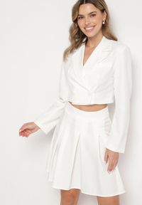 Born2be - Biała Rozkloszowana Spódnica z Wysokim Stanem i Plisami Redava. Okazja: na co dzień. Stan: podwyższony. Kolor: biały. Styl: casual #7