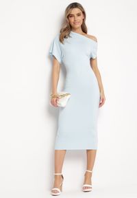 Born2be - Jasnoniebieska Asymetryczna Sukienka Midi o Dopasowanym Fasonie Tivalle. Kolor: niebieski. Typ sukienki: asymetryczne. Długość: midi #1