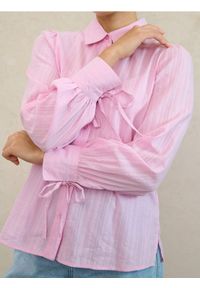Sinsay - Bawełniana koszula z dekoracyjnym wiązaniem przy mankietach - różowy. Kolor: różowy. Materiał: bawełna #1