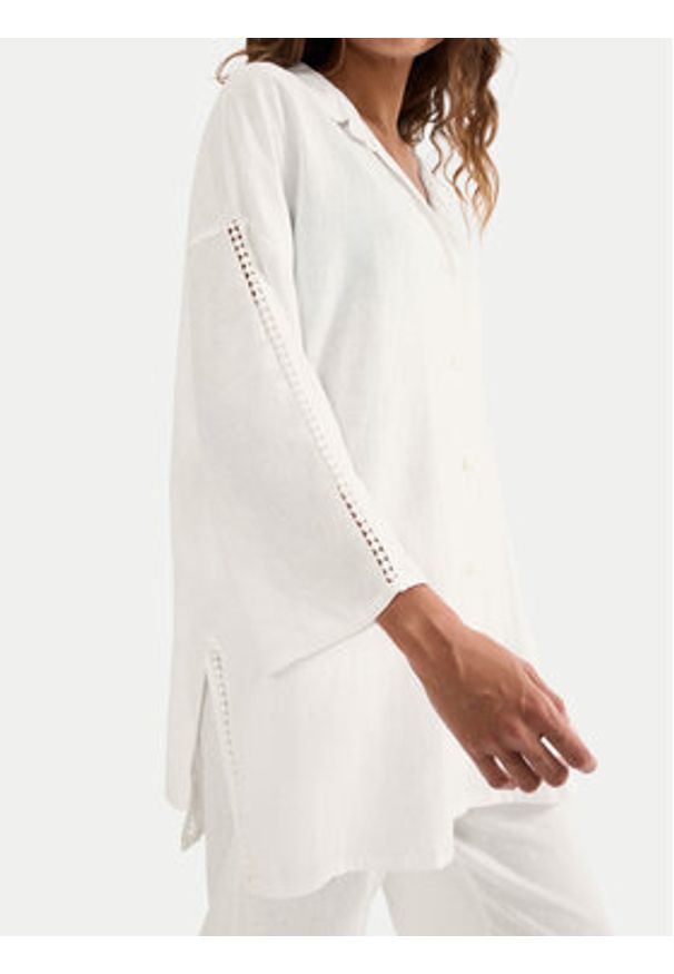 Triumph Koszulka piżamowa Summer Wear 10227228 Biały Regular Fit. Kolor: biały. Materiał: len