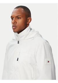 TOMMY HILFIGER - Tommy Hilfiger Kurtka przejściowa MW0MW44299 Biały Regular Fit. Kolor: biały. Materiał: syntetyk #2