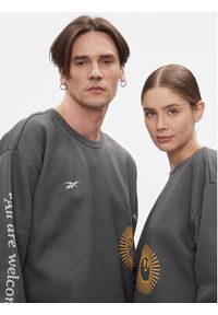 Reebok Bluza Classics Good Vibes Crew Sweatshirt HT6117 Szary. Kolor: szary. Materiał: bawełna