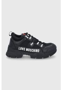 Love Moschino Buty kolor czarny na platformie. Nosek buta: okrągły. Zapięcie: sznurówki. Kolor: czarny. Materiał: guma. Obcas: na platformie