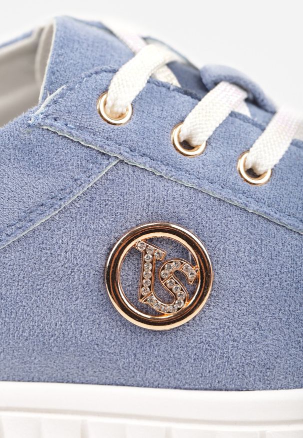 Born2be - Niebieskie Sneakersy Vices na Grubej Tłoczonej Podeszwie ze Sznurowaniem i Metaliczną Ozdobą Ulfedi. Okazja: na co dzień. Kolor: niebieski. Materiał: satyna, jeans. Wzór: aplikacja