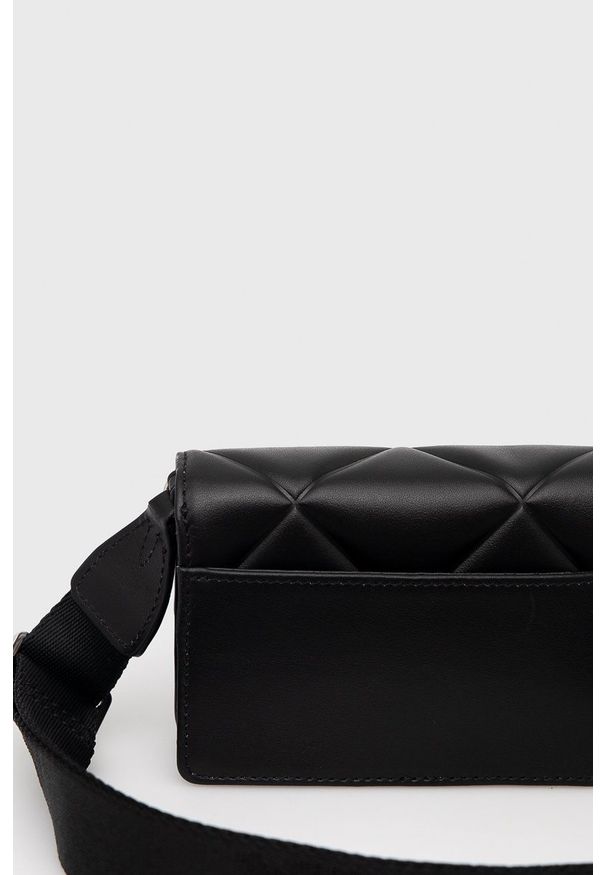 Furla Torebka skórzana kolor czarny. Kolor: czarny. Materiał: skórzane. Rodzaj torebki: na ramię