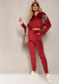 Renee - Bordowy Komplet Dresowy z Weluru z Krótką Bluzą i Spodniami Joggerami z Panterkowym Wzorem Limitta. Kolor: czerwony. Materiał: dresówka, welur #2