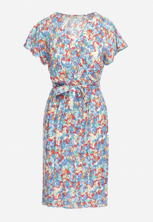 Born2be - Niebiesko-Czerwona Sukienka Midi z Wiskozowej Tkaniny w Kwiaty Relas. Typ kołnierza: dekolt kopertowy. Kolor: niebieski. Materiał: wiskoza, tkanina. Długość rękawa: krótki rękaw. Wzór: kwiaty. Typ sukienki: kopertowe. Styl: wakacyjny. Długość: midi