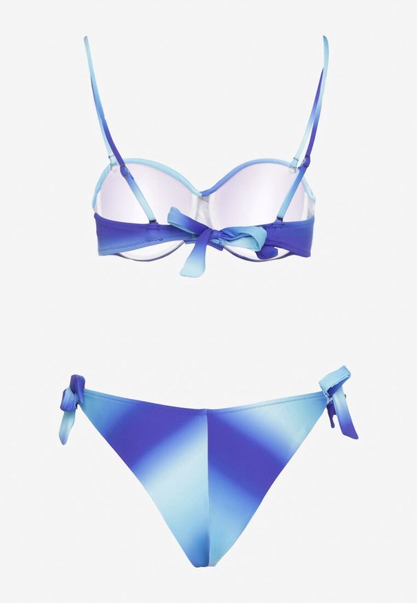 Renee - Granatowe Bikini Majtki Typu Figi i Biustonosz z Marszczeniem w Geometryczny Wzór Kinnira. Kolor: niebieski. Wzór: geometria