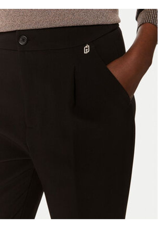 Liu Jo Spodnie materiałowe WF4280 T0486 Czarny Regular Fit. Kolor: czarny. Materiał: syntetyk