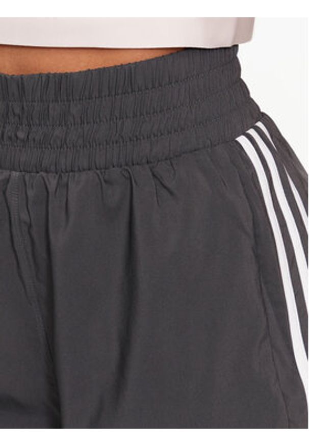 Adidas - adidas Szorty sportowe Pacer Training 3-Stripes IS2173 Szary Regular Fit. Kolor: szary. Materiał: syntetyk
