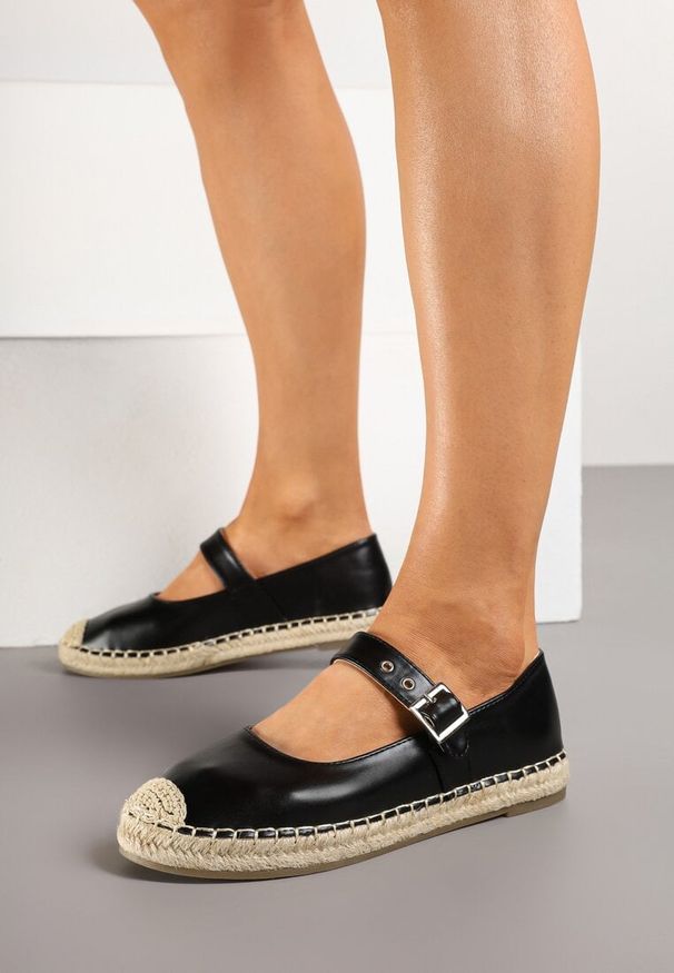 Renee - Czarne Espadryle z Plecionką i Paskiem Galvesis. Okazja: na co dzień. Zapięcie: pasek. Kolor: czarny. Materiał: jeans. Sezon: wiosna, lato. Styl: casual, elegancki