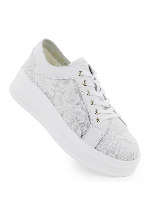 Półbuty na platformie koronkowe białe S.Barski HY51-059. Kolor: biały. Materiał: koronka. Obcas: na platformie. Styl: elegancki