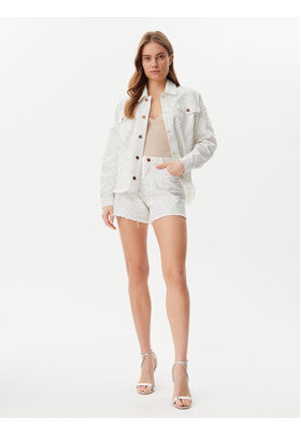 Guess Szorty materiałowe W5GD74D5N91 Biały Regular Fit. Kolor: biały. Materiał: bawełna
