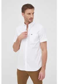 Lacoste koszula bawełniana męska kolor biały regular z kołnierzykiem button-down. Typ kołnierza: button down. Kolor: biały. Materiał: bawełna. Wzór: aplikacja