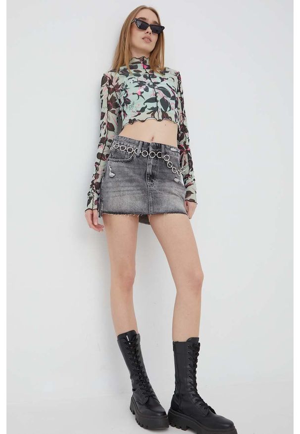 Superdry spódnica jeansowa kolor szary mini prosta. Okazja: na co dzień. Kolor: szary. Materiał: jeans. Styl: casual