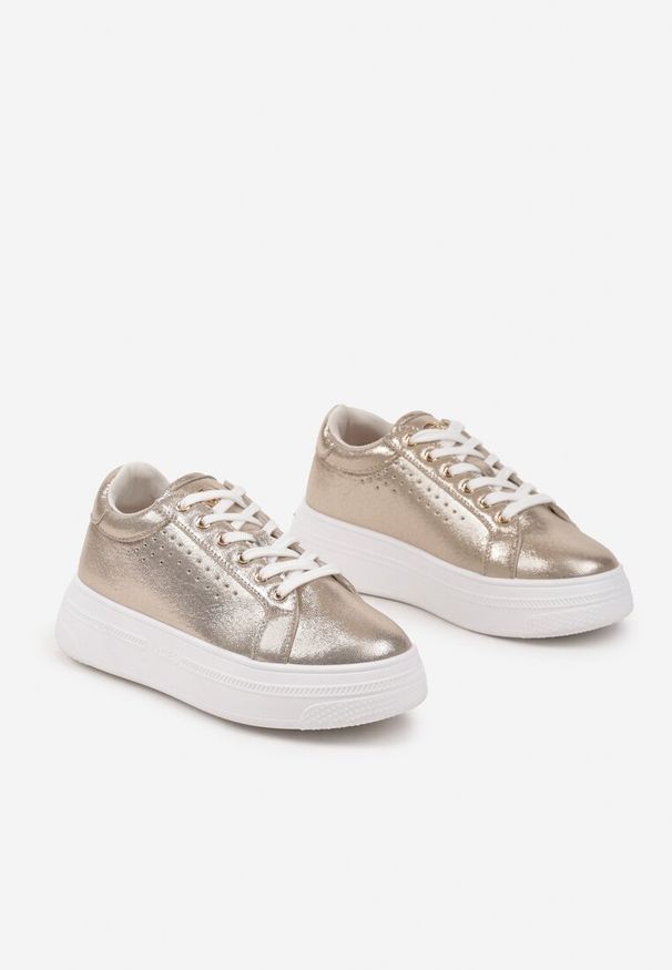 Born2be - Złote Sneakersy Vices na Grubej Podeszwie z Perforacją i Napisem Nonadwin. Okazja: na spacer, na co dzień. Zapięcie: sznurówki. Kolor: złoty. Materiał: jeans. Wzór: napisy. Sport: turystyka piesza