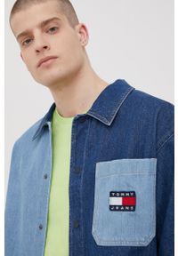Tommy Jeans koszula jeansowa DM0DM13350.PPYY męska relaxed z kołnierzykiem klasycznym. Typ kołnierza: kołnierzyk klasyczny. Kolor: niebieski. Materiał: bawełna, denim. Długość rękawa: krótki rękaw. Długość: krótkie. Styl: klasyczny #4