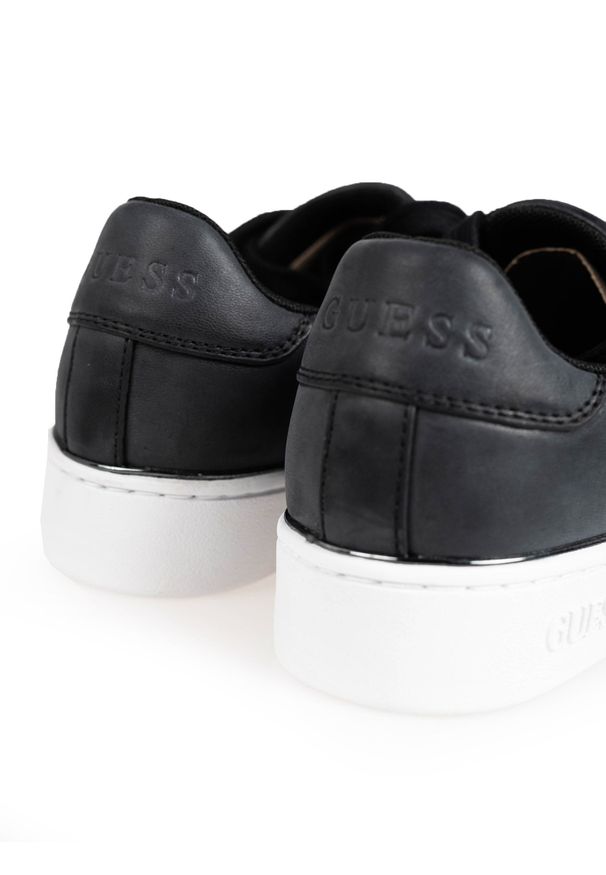 Guess Sneakersy "Babe" | FL7BAA ELE12 | Babe | Kobieta | Czarny. Kolor: czarny. Materiał: skóra ekologiczna