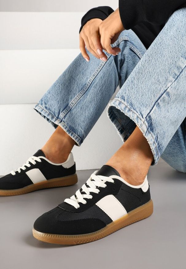 Born2be - Czarne Sneakersy Retro w Stylu Klasycznych Tenisówek Tanonea. Okazja: na co dzień. Zapięcie: sznurówki. Kolor: czarny. Materiał: jeans