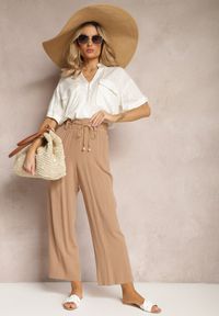 Renee - Beżowe Spodnie Regular w Prążki High Waist Sallamia. Okazja: na co dzień. Stan: podwyższony. Kolor: beżowy. Materiał: tkanina. Wzór: prążki. Styl: klasyczny, elegancki, casual #4