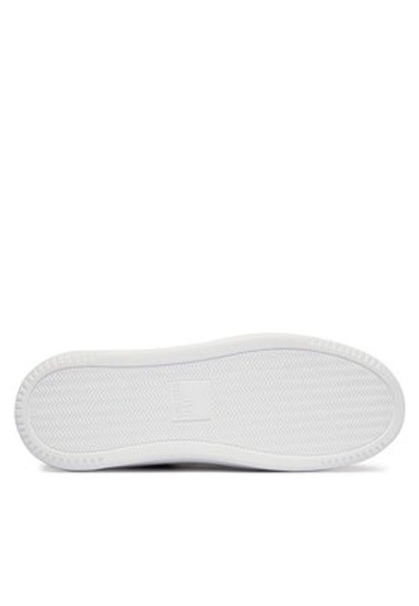 Love Moschino - LOVE MOSCHINO Sneakersy JA15015G1OIA0000 Czarny. Kolor: czarny. Materiał: skóra