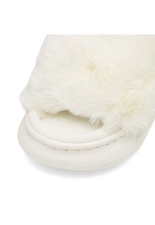 DeeZee Kapcie DE-24-01 Écru. Materiał: materiał