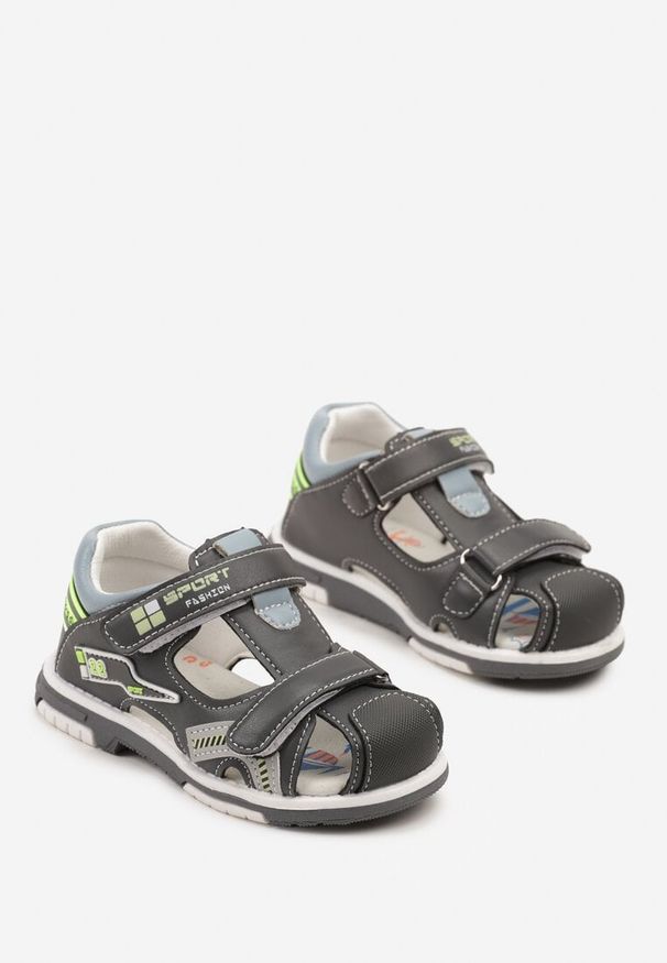 Born2be - Szare Sandały z Geometrycznym Wzorem Linasenia. Okazja: na co dzień. Zapięcie: rzepy. Kolor: szary. Wzór: geometria. Styl: casual, klasyczny