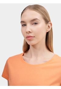 4f - T-shirt regular gładki damski. Kolor: pomarańczowy. Materiał: bawełna. Wzór: gładki