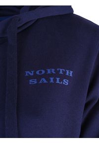 North Sails Bluza | 90 2267 000 | Hooded Full Zip W/Graphic | Kobieta | Granatowy. Okazja: na co dzień. Typ kołnierza: kaptur. Kolor: niebieski. Materiał: bawełna. Wzór: nadruk, aplikacja. Styl: casual