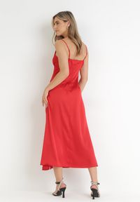 Born2be - Czerwona Sukienka Maxi na Ramiączkach z Głębokim Dekoltem Issabelle. Kolor: czerwony. Długość rękawa: na ramiączkach. Typ sukienki: kopertowe. Długość: maxi #2