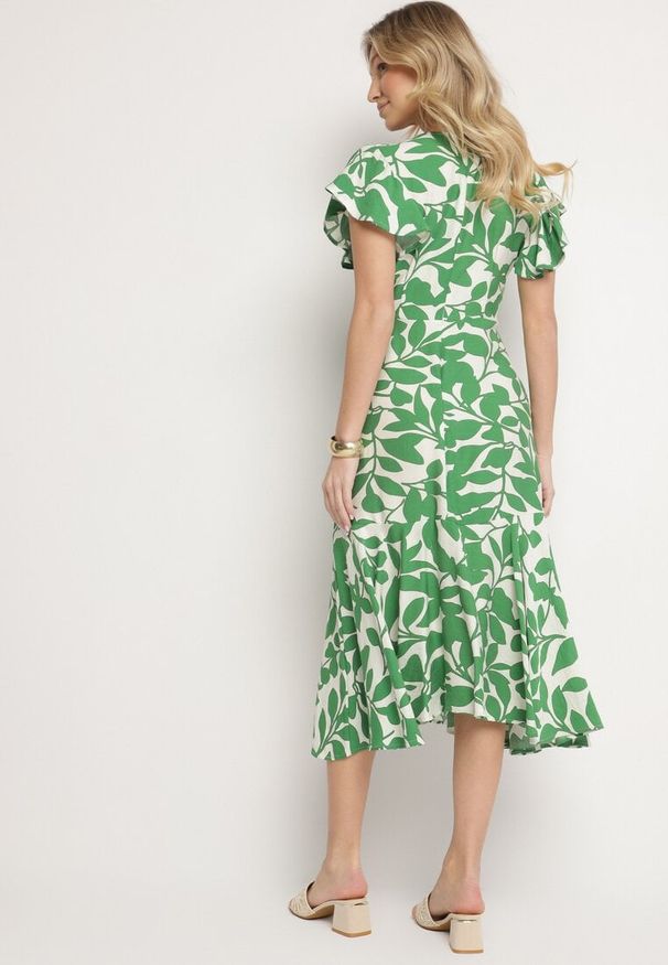 Born2be - Jasnozielona Rozkloszowana Sukienka z Wiązaniem w Roślinny Wzór Janitaie. Okazja: na co dzień. Typ kołnierza: dekolt w serek. Kolor: zielony. Materiał: jeans. Długość rękawa: krótki rękaw. Styl: klasyczny, casual, elegancki